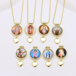 Détails des pendentifs religieux plaqués or 18 carats avec icônes et charmes de cœur