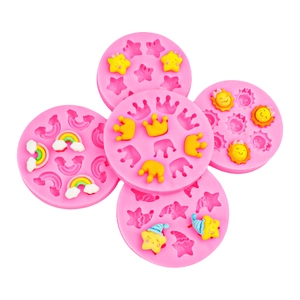 5-teiliges Set rosa Silikonformen mit Sonne, Mond und Regenbogen für DIY-Fondant
