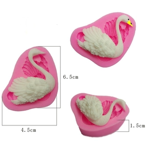Detailed swan silicone cake mold dimensions 6.5x4.5cm for DIY baking and fondant crafts