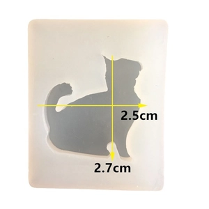 Translucent cat-shaped silicone resin mold measuring 2.5x2.7cm for pendant crafts