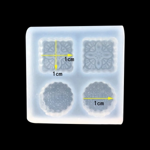 Vue macro détaillée du moule en silicone à 4 trous pour mini gâteaux de lune de 1 cm