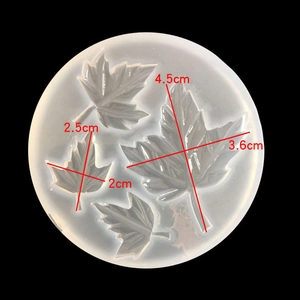 Vue macro du moule en silicone feuille d'érable avec dimensions et textures des feuilles