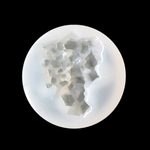 Vue de dessus d'un moule en silicone translucide pour créations de résine DIY