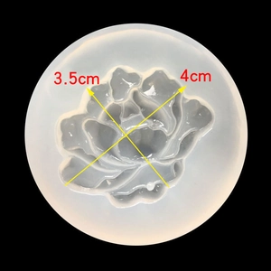 Detailed size view of translucent lotus silicone mold showing 3.5cm and 4cm dimensions