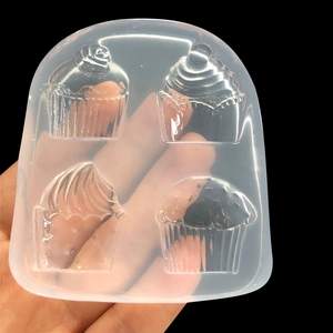 Detail der lichtdurchlässigen Silikonform für Cupcakes mit vier Mustern und Texturen