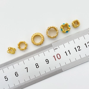 Cuentas espaciadoras de oro antiguo para joyería DIY con escala de medición métrica clara