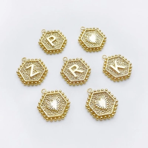 14K Verguld Legering Zeshoekige Hanger Met 26 Engelse Letters Hart Patroon Voor DIY Sieraden Maken Ketting Armband Accessoire