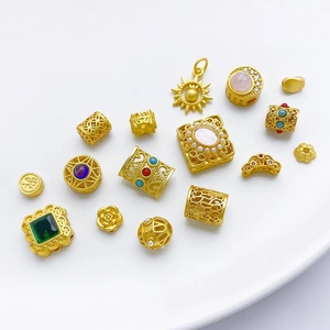Set de cuentas DIY vintage de oro con piedras turquesas esmeralda y amuletos de suerte