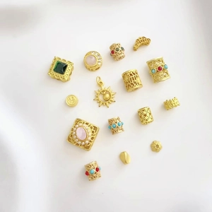 Cuentas huecas de flores en oro antiguo y colgantes Fu para accesorios de joyería DIY
