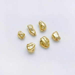 Cuentas barrocas irregulares bañadas en oro de 14K para joyería DIY con seis piezas metálicas