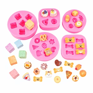 5-piece pink silicone molds for DIY miniature food such as waffles and donuts