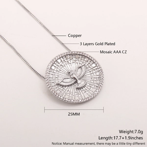 Détail du pendentif pigeon plaqué or avec zircons AAA et dimensions du produit