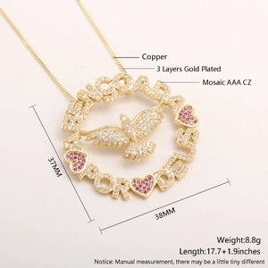 Détail du collier pendentif rond oiseau du Saint-Esprit avec zircon AAA et doré
