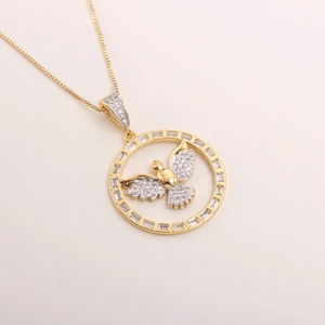 Collier avec pendentif oiseau sacré doré orné de zircons cubiques étincelants