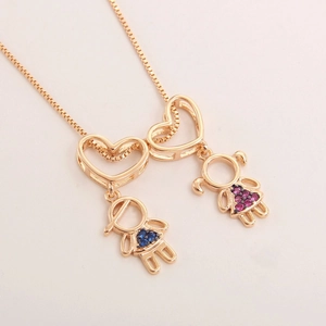 Collana placcata oro 18k con pendenti a cuore e zirconi colorati a forma di bambini