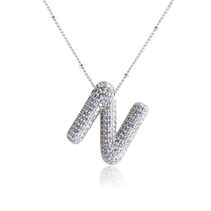 Glitzernde silberne Halskette mit Puffy-Buchstabe N und Zirkonia-Mikropavé-Besatz