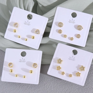 Set di 6 orecchini a lobo placcati oro con design a cuore, stella e zirconi cubici