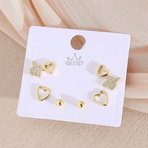 Elegantes 6-teiliges vergoldetes Ohrring-Set mit Herzformen, Perlen und funkelnden Blitzen