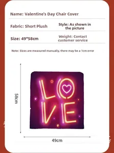 Détails de la housse de chaise Saint-Valentin avec imprimé LOVE et tissu en peluche doux
