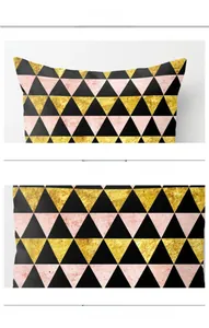 Détail de la taie d'oreiller géométrique avec texture marbre rose et triangles dorés