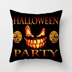 Funda de cojín de Halloween con diseño de calabaza brillante sobre fondo negro de fiesta