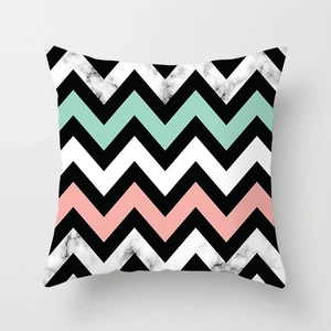 Federa quadrata moderna con motivo chevron in marmo nordico nero, menta e rosa pastello