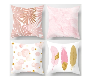 Roze en gouden decoratieve kussenslopen met palmblad marmer en veerpatronen