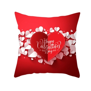 Rote Valentinstag Kissenhülle mit Aufdruck Happy Valentine's Day und Herzmotiven