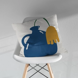 Housse de coussin moderne avec motif de vase bleu abstrait et fleur sur chaise blanche
