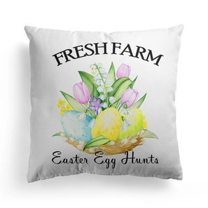 Detail van paaskussenhoes met aquarel eierontwerp en Fresh Farm tekst op de stof