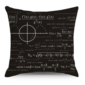 Schwarzer Kissenbezug mit weißen mathematischen Gleichungen und Geometrieformeln