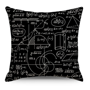 Nahaufnahme von Mathe- und Physikformeln auf schwarzem Kissenbezug aus Leinenstruktur