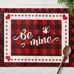 Set de table Saint-Valentin à carreaux rouges et noirs avec texte Be Mine et cœurs
