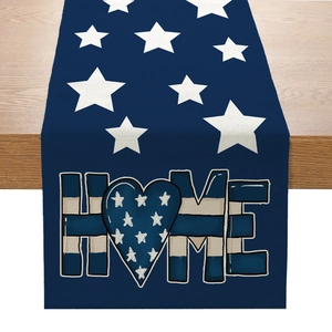 Chemin de table patriotique du 4 juillet avec étoiles bleues et motif texte HOME