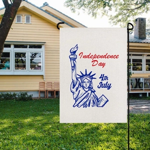 Bandiera da giardino con Statua della Libertà e testo Independence Day su lino con supporto