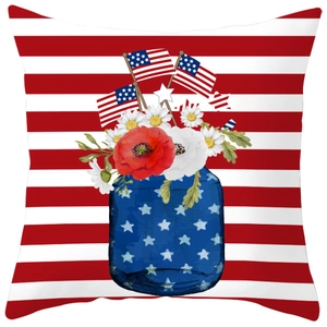 Détail de la taie d'oreiller du 4 juillet avec bocal fleuri et drapeaux américains