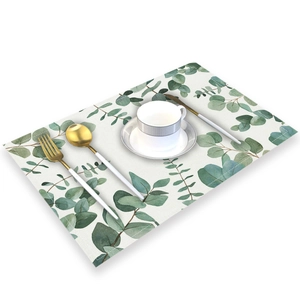 Set de table rectangulaire en lin avec imprimé feuilles d'eucalyptus et des couverts