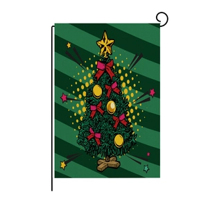 Weihnachts-Gartenfahne mit Tannenbaum-Motiv und schwarzem Metallständer für draußen
