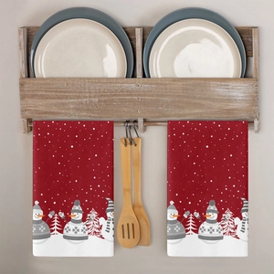 Set di 2 strofinacci natalizi rossi con pupazzo di neve e alberi appesi in cucina