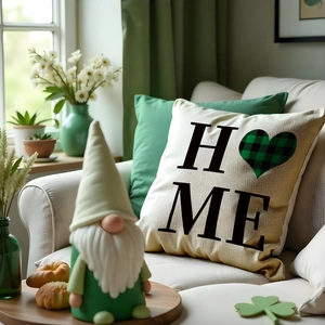 St. Patrick's Day Kissenbezug HOME mit gestreiftem Herz und grünem Zwerg Deko