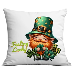 Détail de la housse de coussin Saint-Patrick avec motif de leprechaun et texte design