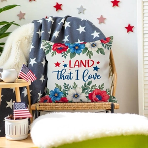 Detail of the Independence Day linen pillowcase with floral prints and Patriotic text
