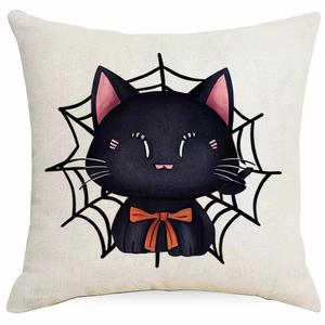 Detailansicht eines Leinen-Kissenbezugs mit Halloween-Katze und Spinnennetz