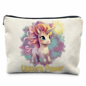 Détail de la pochette en toile avec imprimé licorne et fermeture éclair noire sécurisée