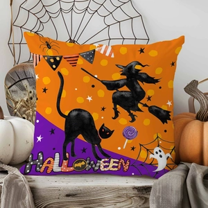Détail de la housse de coussin Halloween avec motifs sorcière et chauve-souris en lin