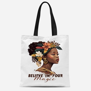 Sac fourre-tout blanc en toile avec portrait de femme africaine et citation inspirante fleurie