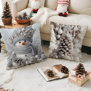 Fodere per cuscini natalizi con pupazzo di neve 3D e albero di perle su tappeto bianco