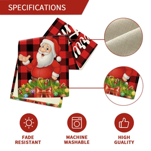 Detail van kersttafelloper met kerstmanprint, kleurvast en wasbaar in de machine materiaal