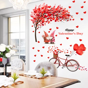 Adesivo murale San Valentino con gnomo, albero di cuori e bici rossa per arredo soggiorno