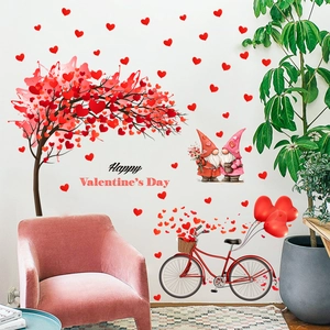 Adesivo murale San Valentino con albero di cuori rossi, gnomi e bicicletta retrò decorativa